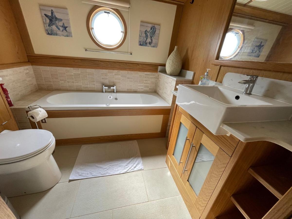 Luxury Boat - The Thistle Dream Аксбрідж Екстер'єр фото